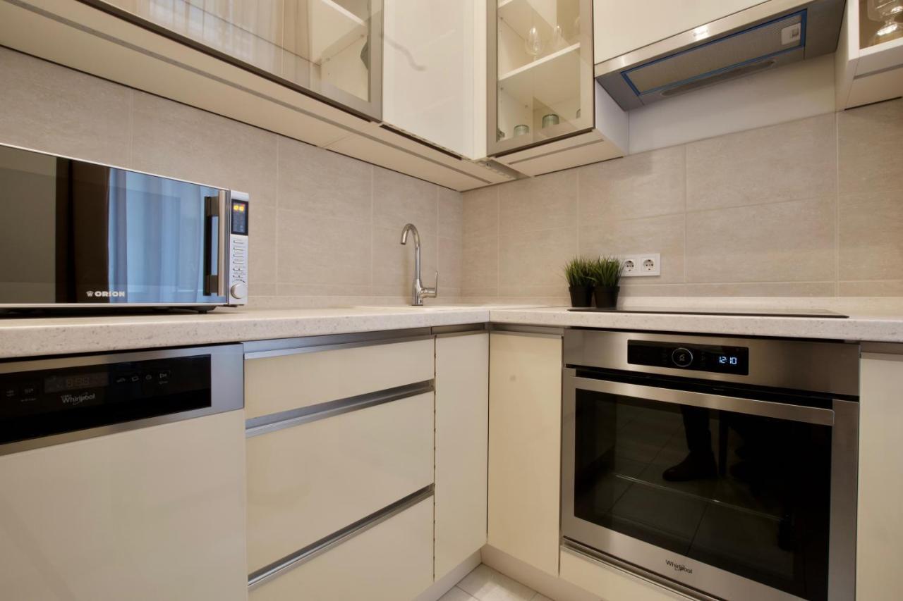 Premium By Hi5 - Elegant Apartman *